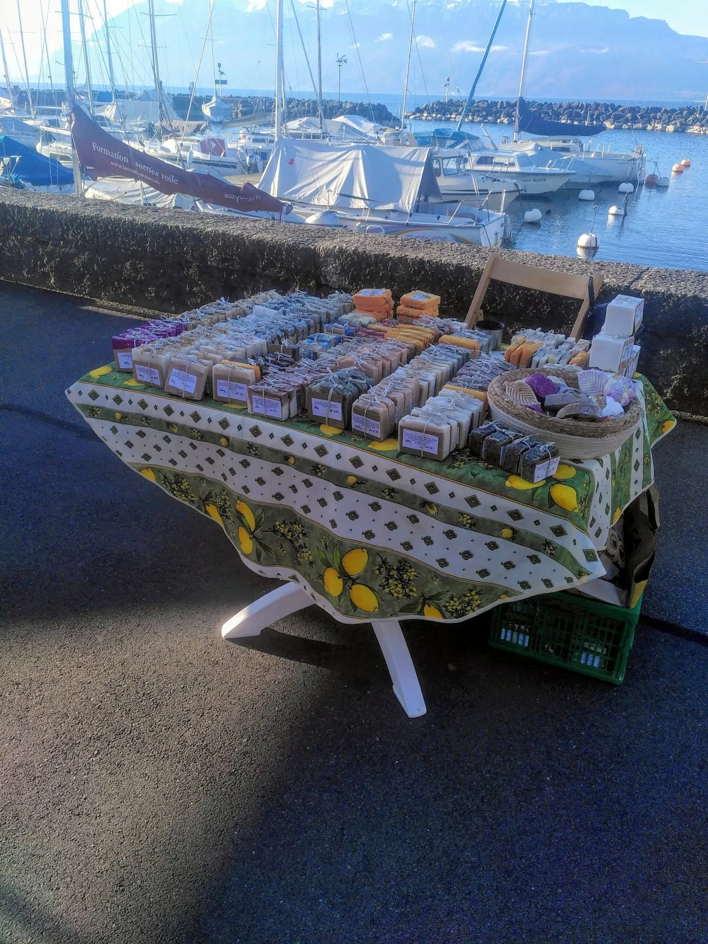 Le stand de savons sur le marché